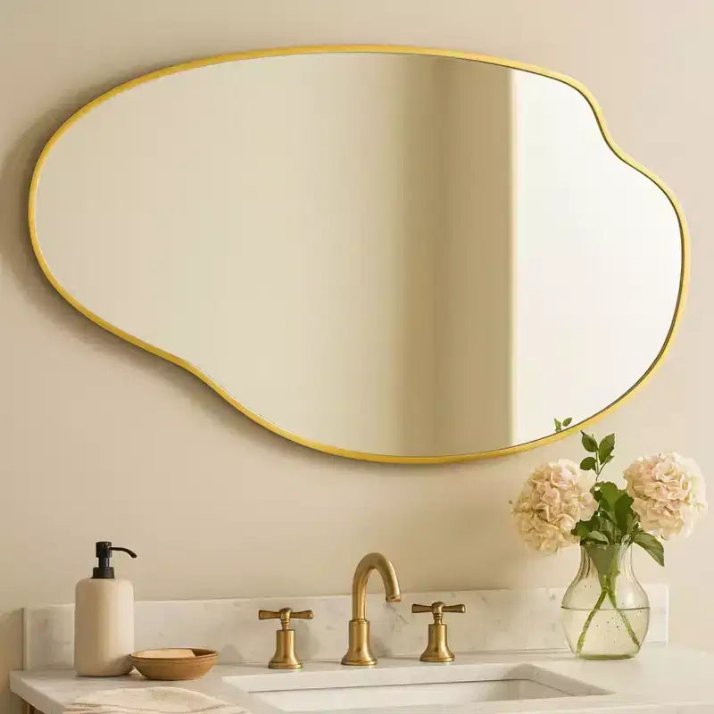Miroir mural asymétrique 22"x34" en or brossé, cadre irrégulier en laiton, fixation murale pour salle de bain et entrée