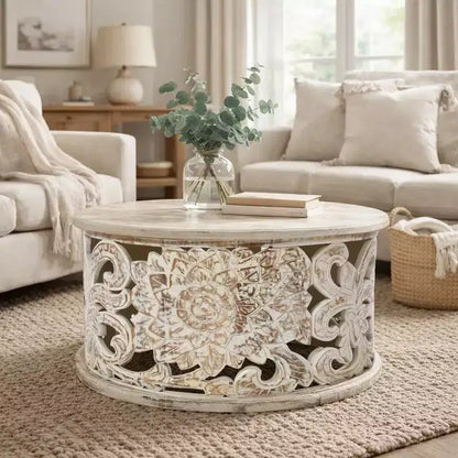 Table basse artisanale en bois de manguier de 33 pouces, finition blanche vieillie sculptée de motifs floraux