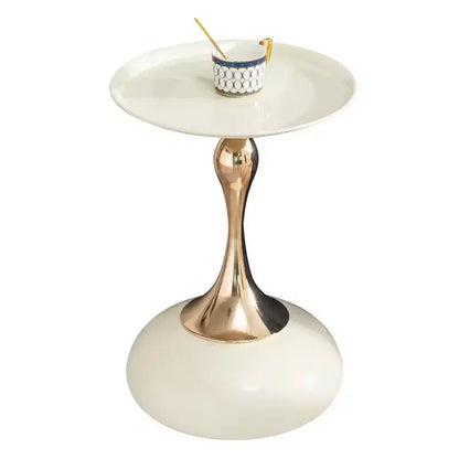 Table d'appoint ronde moderne peu encombrante avec plateau et cadre en métal, table de canapé d'appoint