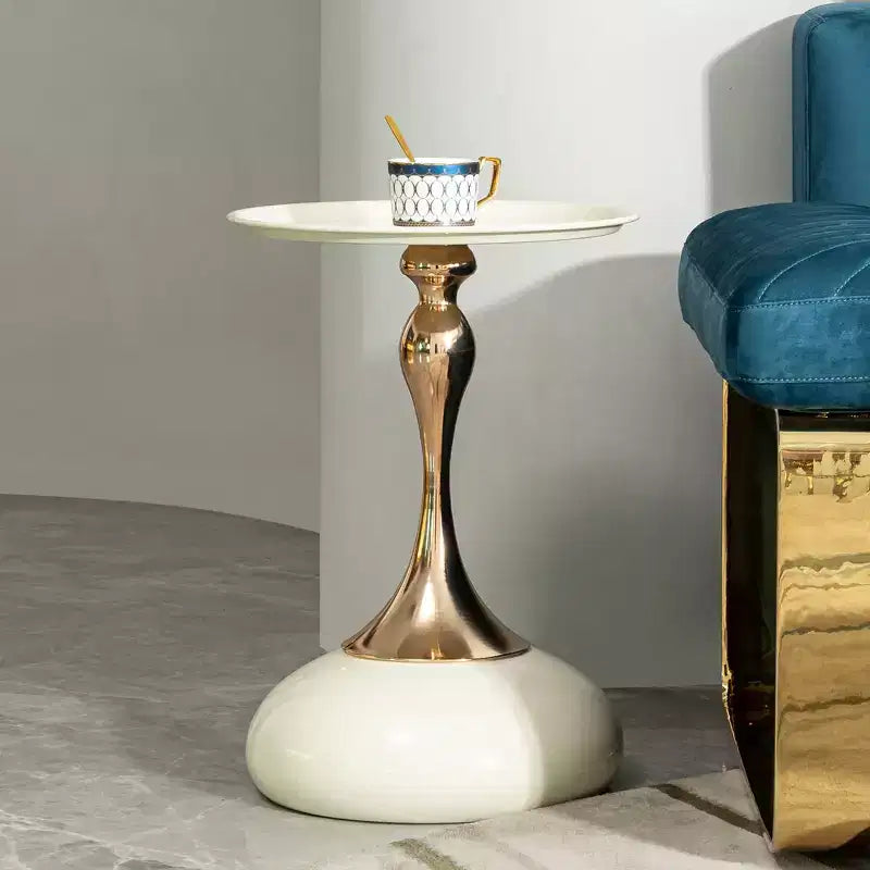 Table d'appoint ronde moderne peu encombrante avec plateau et cadre en métal, table de canapé d'appoint