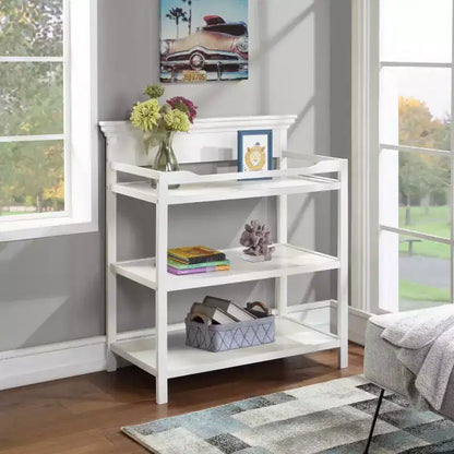 Table à langer universelle avec étagères ouvertes, finition non toxique et design transitoire pour chambre de bébé
