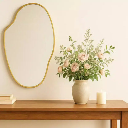 Miroir mural asymétrique 22"x34" en or brossé, cadre irrégulier en laiton, fixation murale pour salle de bain et entrée
