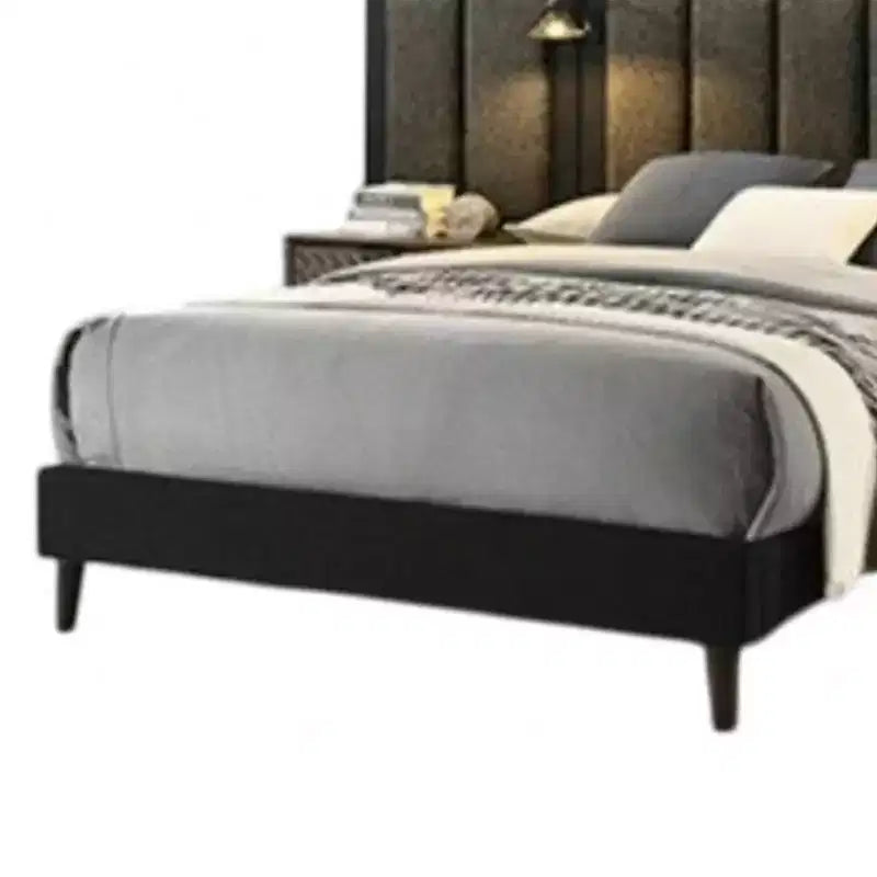 Lit plateforme Queen Size avec tête de lit capitonnée, éclairage LED et cadre en bois marron foncé